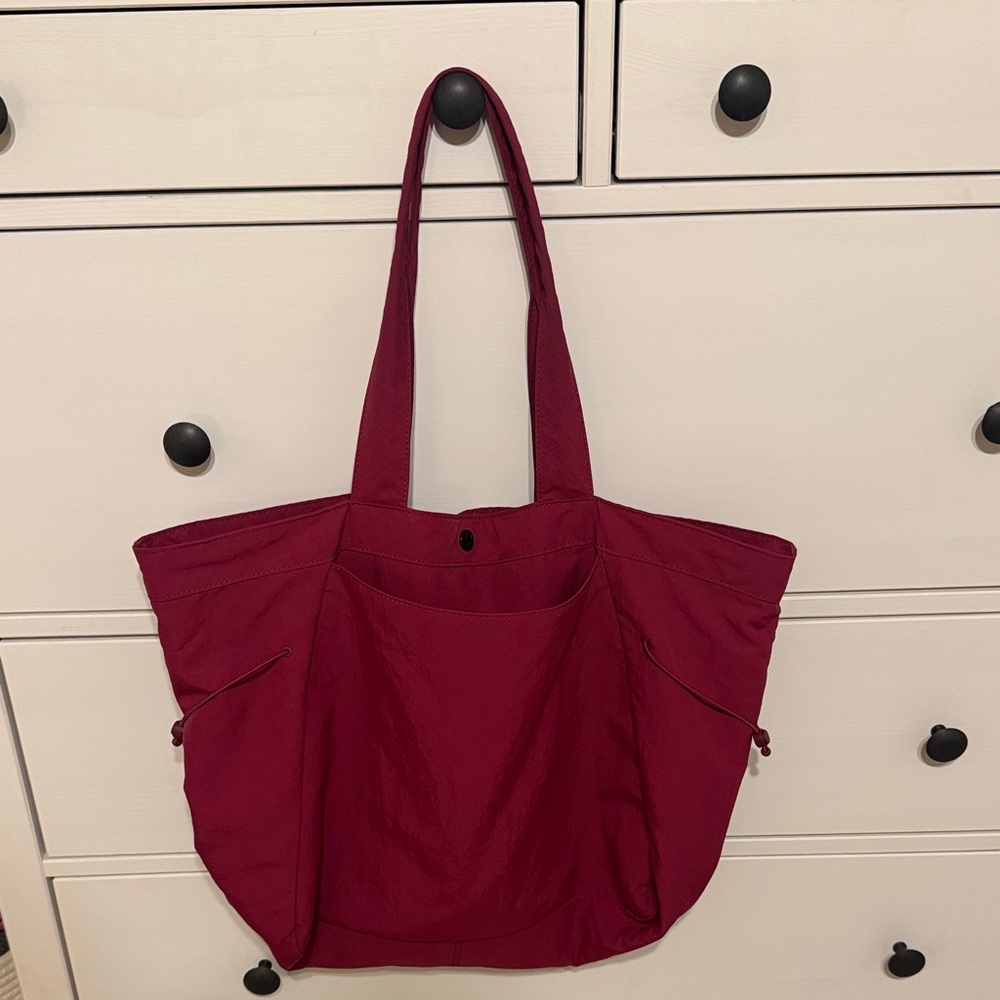 Lululemon Athletica Tote Bag in the color Pomegranate!